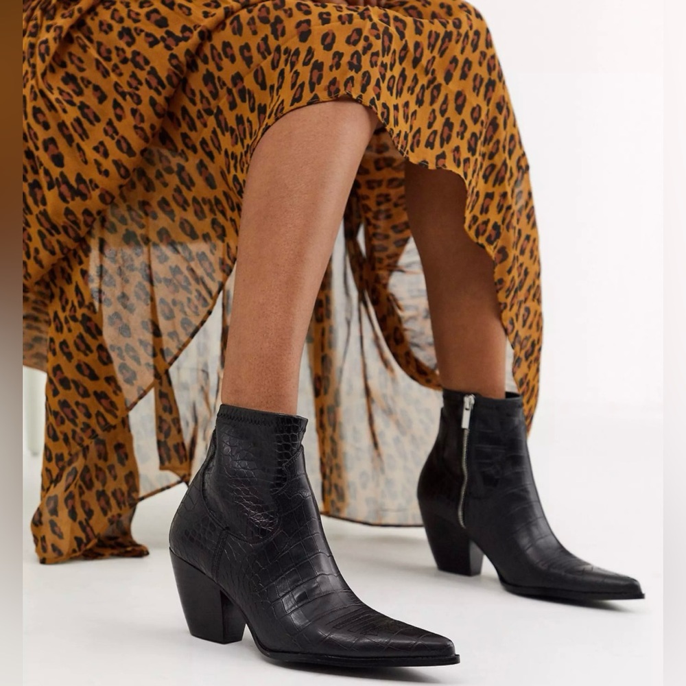 Bershka Black Booties Size 37 EU 6.5 US